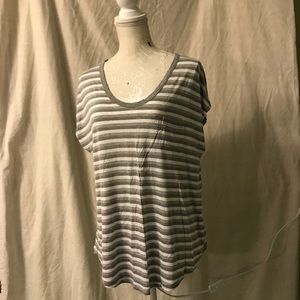 Gap gray and white striped t-shirt